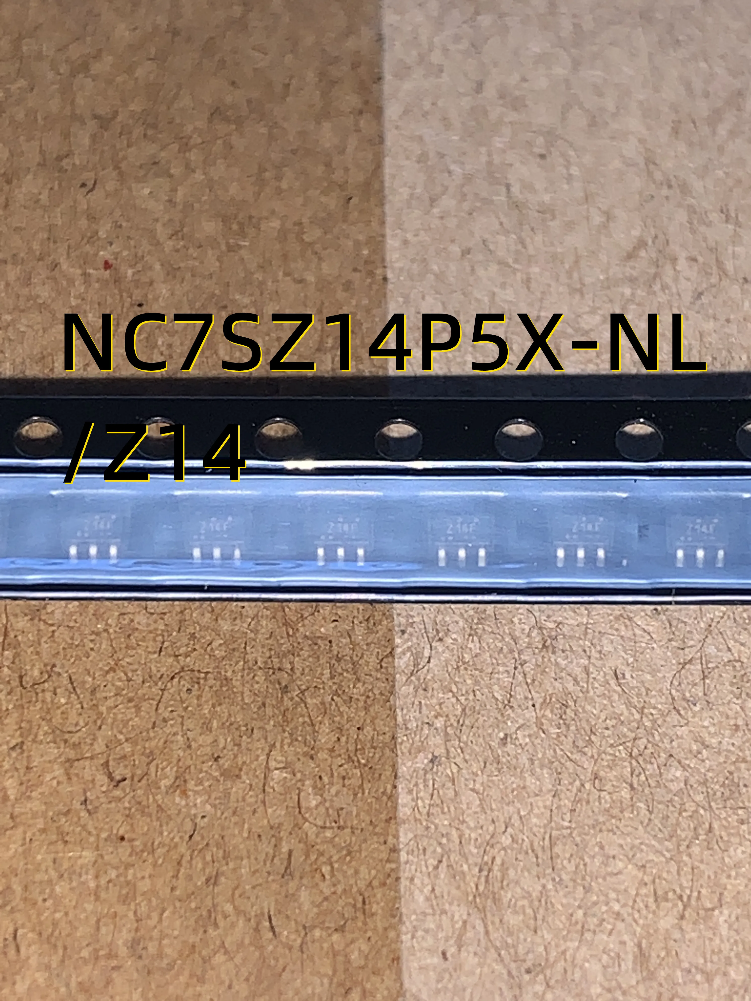10DB NC7SZ14P5X-NL /Z14 - 0