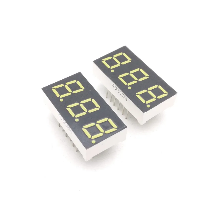 10DB Új és eredeti 3 bites 0,4 hüvelykes digitális cső LED kijelző fehér fény 7 szegmenses közös anód - 4