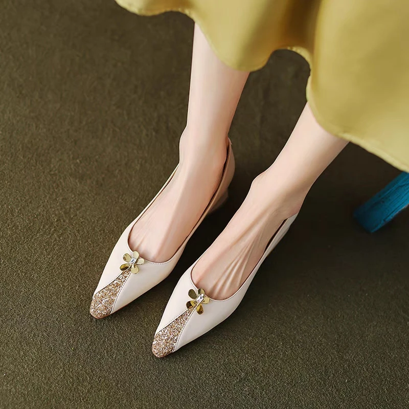 BCEBYL Új hegyes lábujjú strassz Flitteres dekoráció Divat Női cipők Szexi Elegáns Alkalmi Party Alacsony sarkú cipő Chaussure Femme - 0