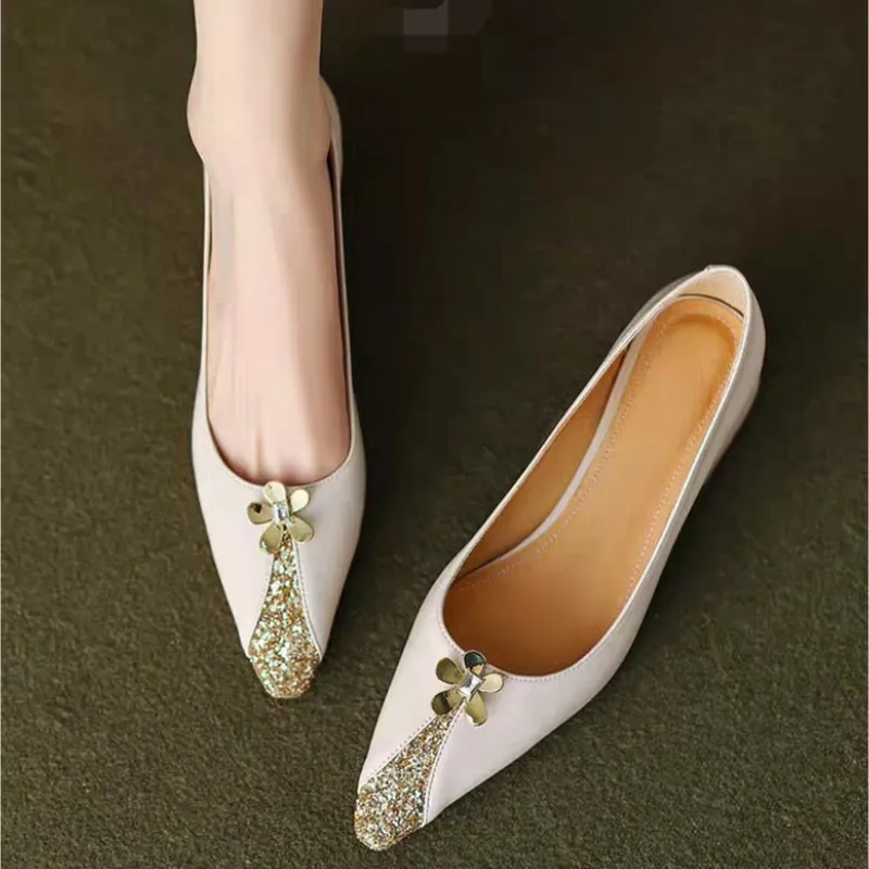 BCEBYL Új hegyes lábujjú strassz Flitteres dekoráció Divat Női cipők Szexi Elegáns Alkalmi Party Alacsony sarkú cipő Chaussure Femme - 1