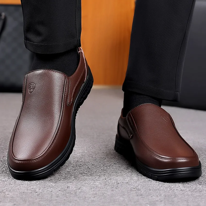 Bőrcipők Férfiak 2023 tavasz ősz Új puha férfi alkalmi cipők csúszásmentes vastag talpú marhabőr férfi cipők középkorú férfiaknak - 2