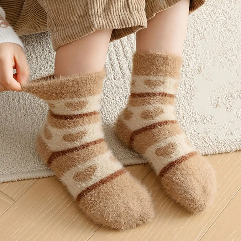 Csík vastagodás gyermek zokni szív minta Koreai stílusú baba zokni Baba harisnya Őszi és téli gyerekek otthoni alvó zokni - 0