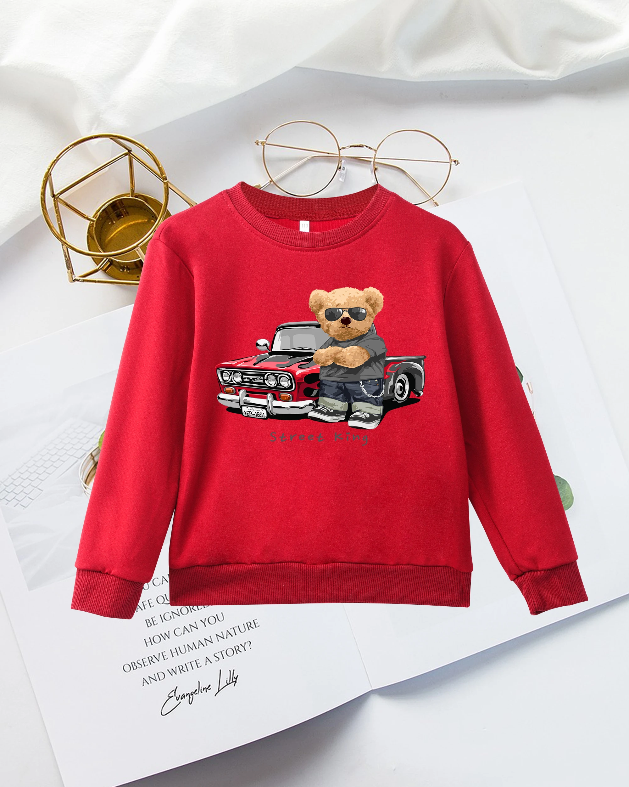 Klasszikus autós mackó nyomtatás őszi és téli trend uniszex divatos és aranyos stílusú kapucnis pulóver - 1