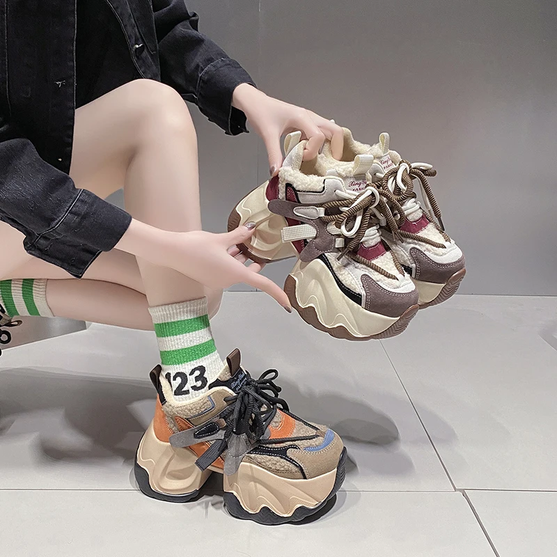 Magas platform meleg hócipő Nő 2023 téli bőr vaskos tornacipő fűzős 8.5CM sarkú cipő Szőrme cipők Új női sportcipők - 3