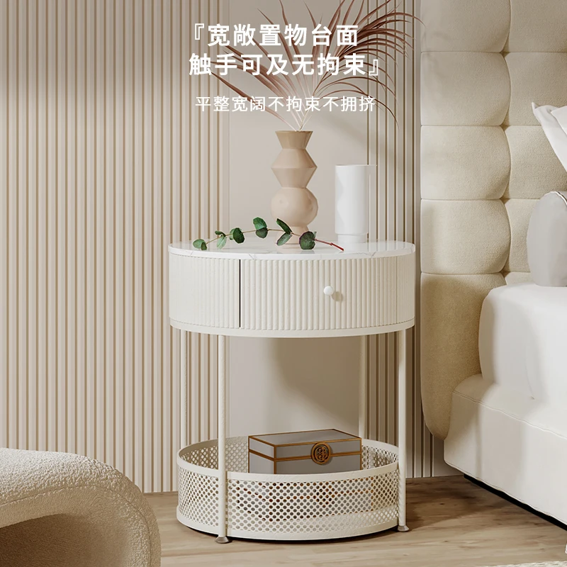 Modern minimalista kör alakú vaskrém stílusú tárolóállvány háztartási hálószoba éjjeliszekrények tárolására - 4