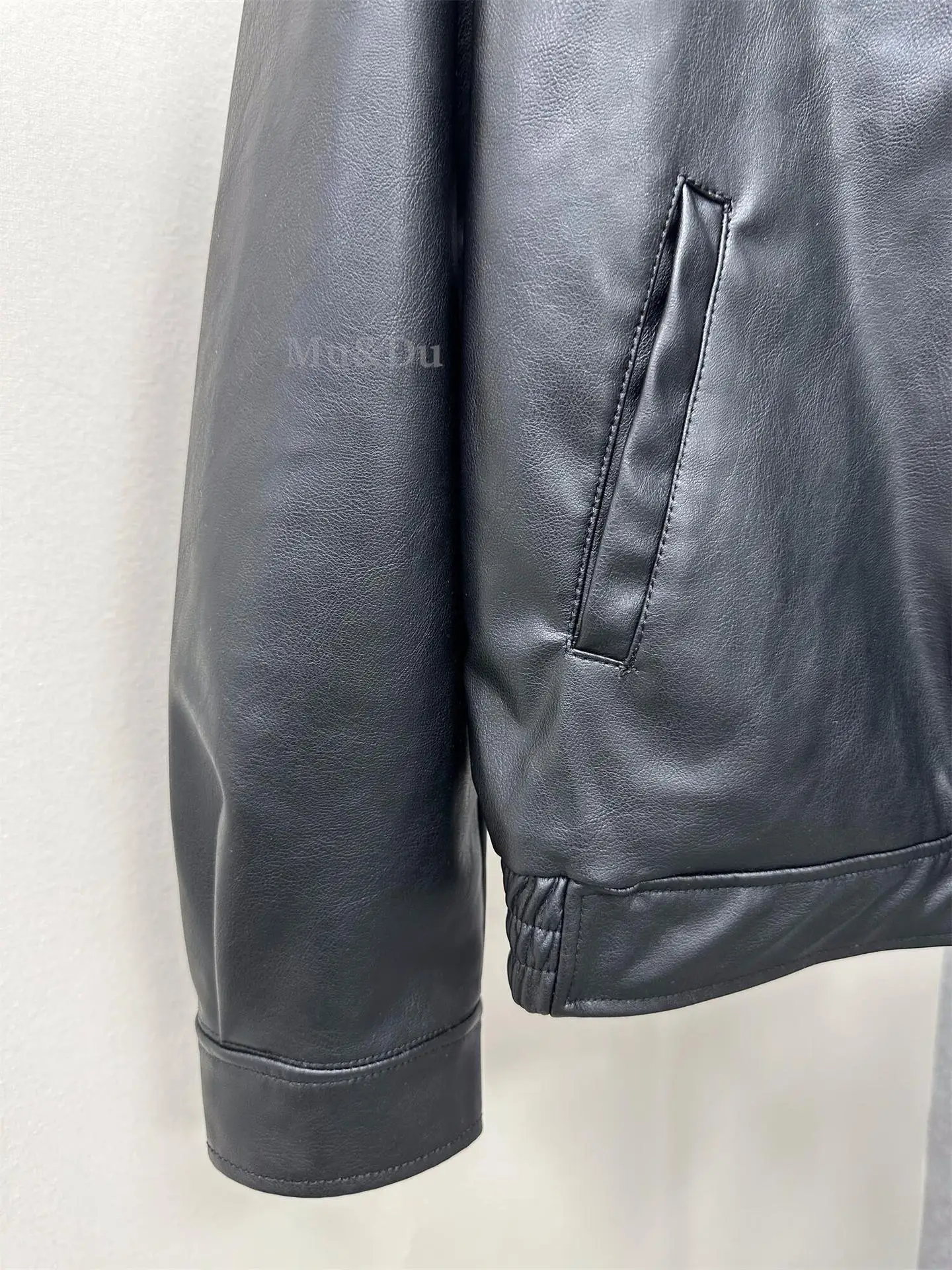 Mu&Du 2024 Tavaszi női ruhák Egyszerű fekete műbőr motoros dzseki Női alkalmi Sokoldalú Pu Laza kabátok Mujer - 2