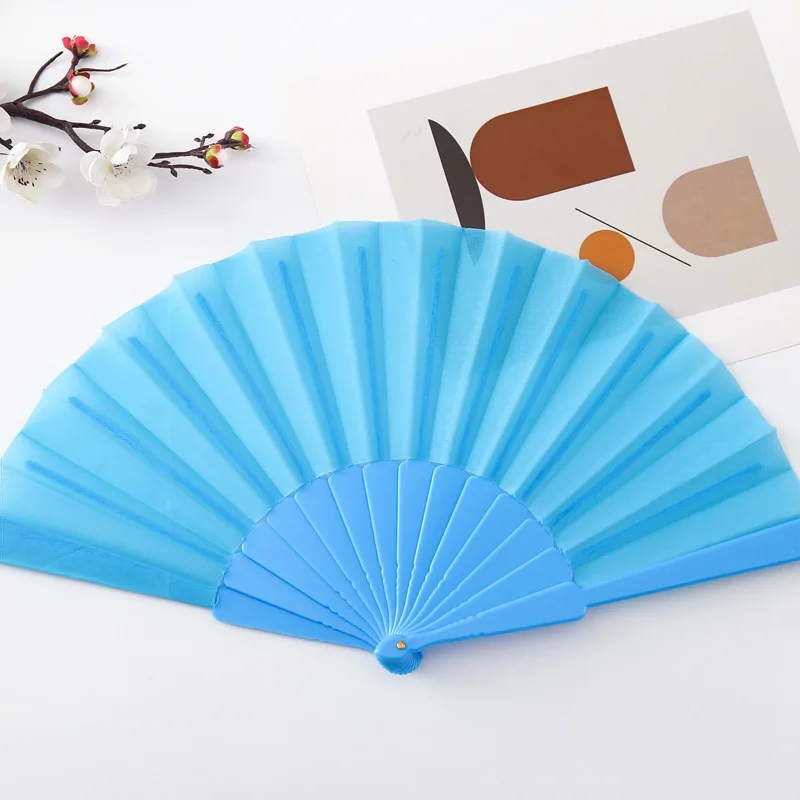 Műanyag összecsukható ventilátor Kínai stílusú retro kézi ventilátor virágos táncventilátor tiszta színű összecsukható kézi ventilátor esküvői ajándék vendégnek 2024 - 5