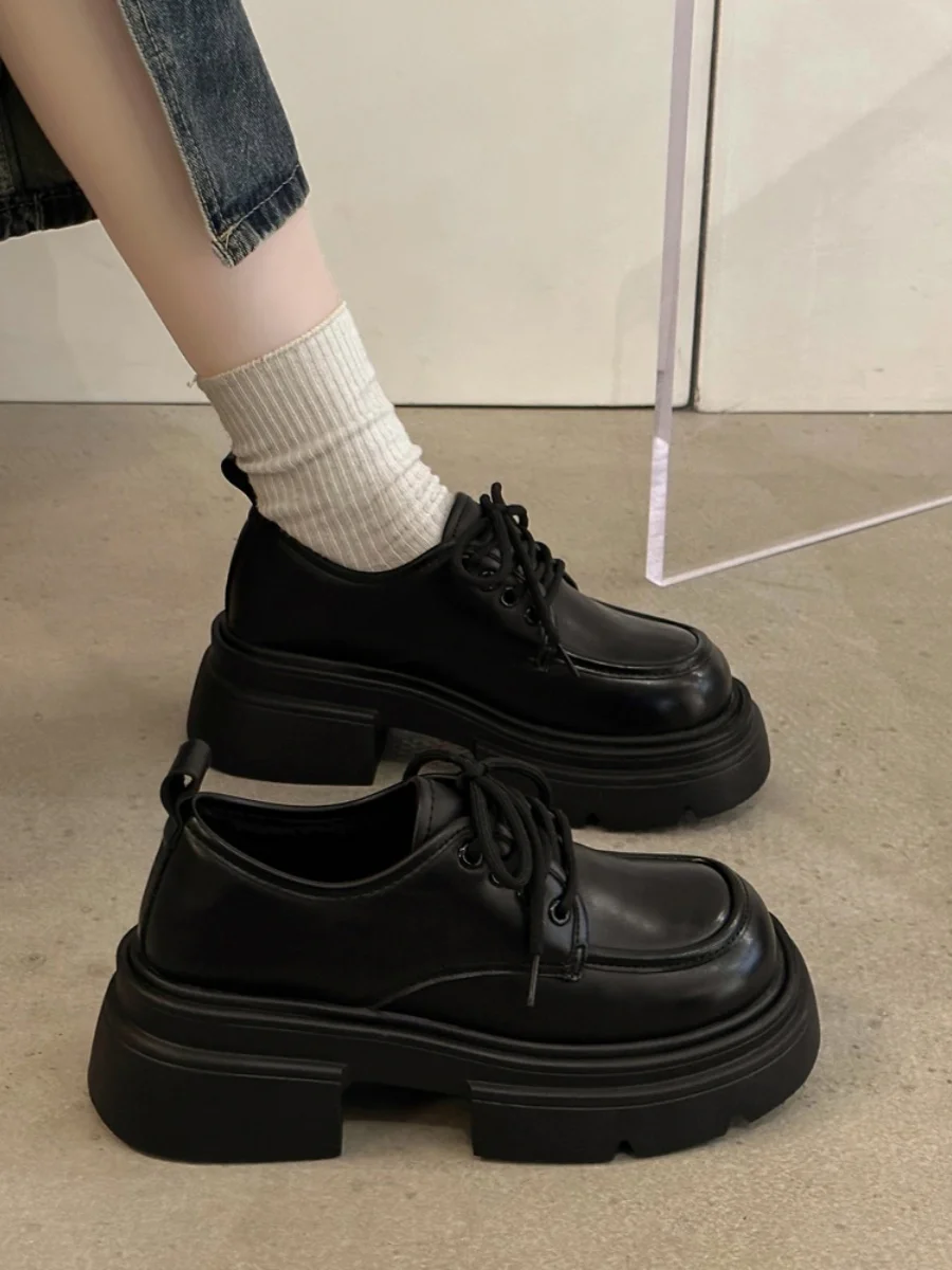 Retro női cipő klumpa platform Brit stílusú alkalmi női tornacipők Fekete lakások Női lábbeli kerek lábujj Őszi All-Match Ökör - 1