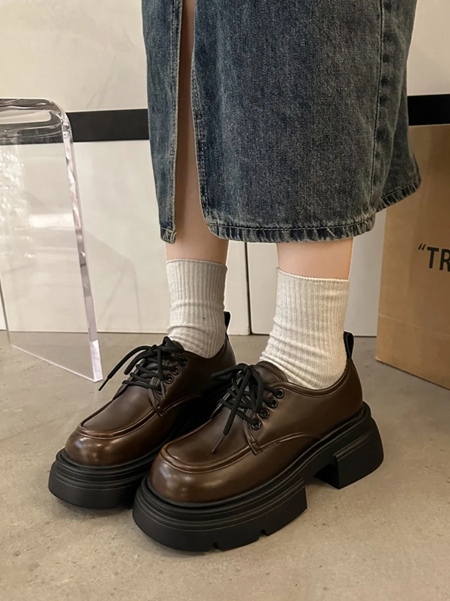 Retro női cipő klumpa platform Brit stílusú alkalmi női tornacipők Fekete lakások Női lábbeli kerek lábujj Őszi All-Match Ökör - 2
