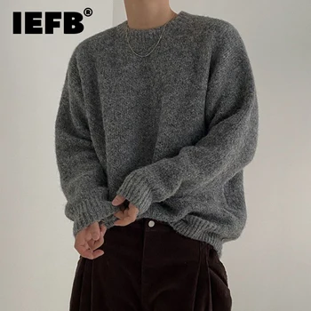 IEFB férfi kötő felső alkalmi laza kerek nyakú pulóver 2023 ősz koreai divat férfi egyszínű kötés 9C2387