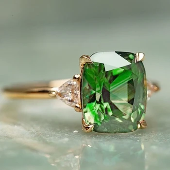 Huitan arany színű zöld köbös cirkónium gyűrűk nők Egyszerű és elegáns házassági évforduló party Női gyűrűk Új divatos ékszerek
