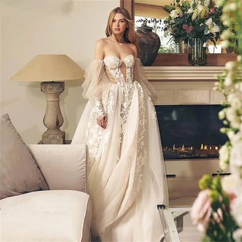 Bohém esküvői ruha Kedvesem 3D virág rátétes csipke vállról Kivájt A-vonalú menyasszonyi ruha Beach bolyhos ujjak