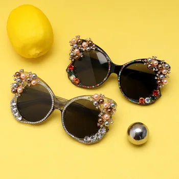 Luxus márkájú pillangó alakú napszemüveg női nagy keret gyémánt szemüvegkerettel Punk Street Shoot szemüveg Gafas
