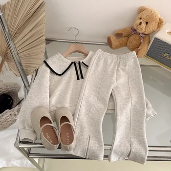 Új érkezés Tavasz Ősz Baby Girls Loungewear Bézs Peter Pan Gallér Cipzáras pulóverek Pulóverek Hasított nadrág