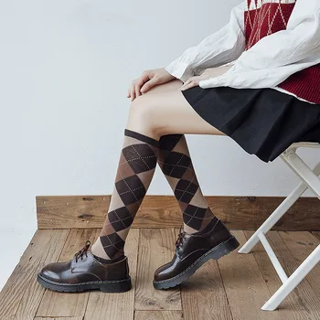 2021 Térdig érő harisnya nőknek Tavaszi rombusz kockás térdpamut zokni Janpanese stílusú anime zokni Női cosplay hosszú zokni