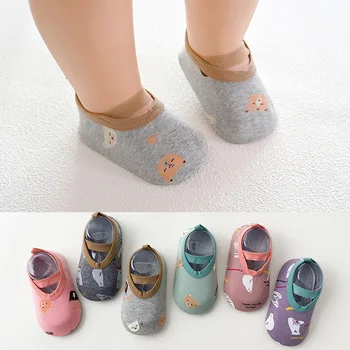 Új babacipő Zokni csúszásmentes rajzfilm Pamut kisgyermek gyerekcipő Állati minta Első sétáló cipő újszülötteknek Babakiegészítők
