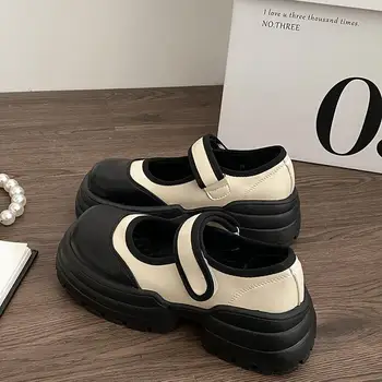 Cipő nő 2023 All-Match Oxfords klumpák Platform sekély száj kerek lábujj Női lábbeli Alkalmi tornacipő Fekete lakások Új nyár