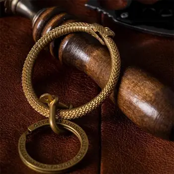 Sárgaréz kígyó kulcstartó Boa kulcstartó kültéri kis kiegészítők kígyó autó függő kulcstartó divat retro ajándék