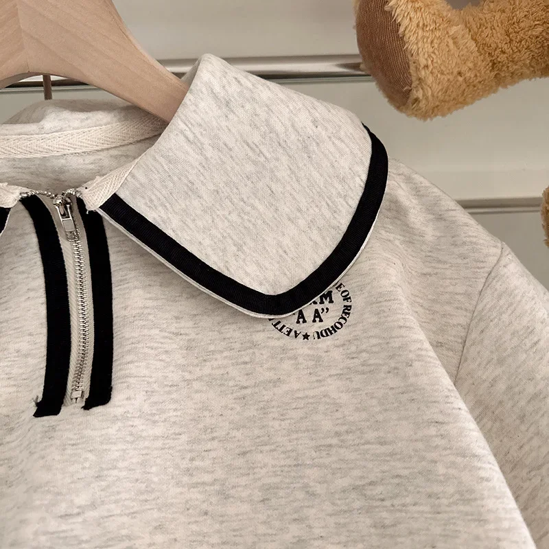 Új érkezés Tavasz Ősz Baby Girls Loungewear Bézs Peter Pan Gallér Cipzáras pulóverek Pulóverek Hasított nadrág - 2